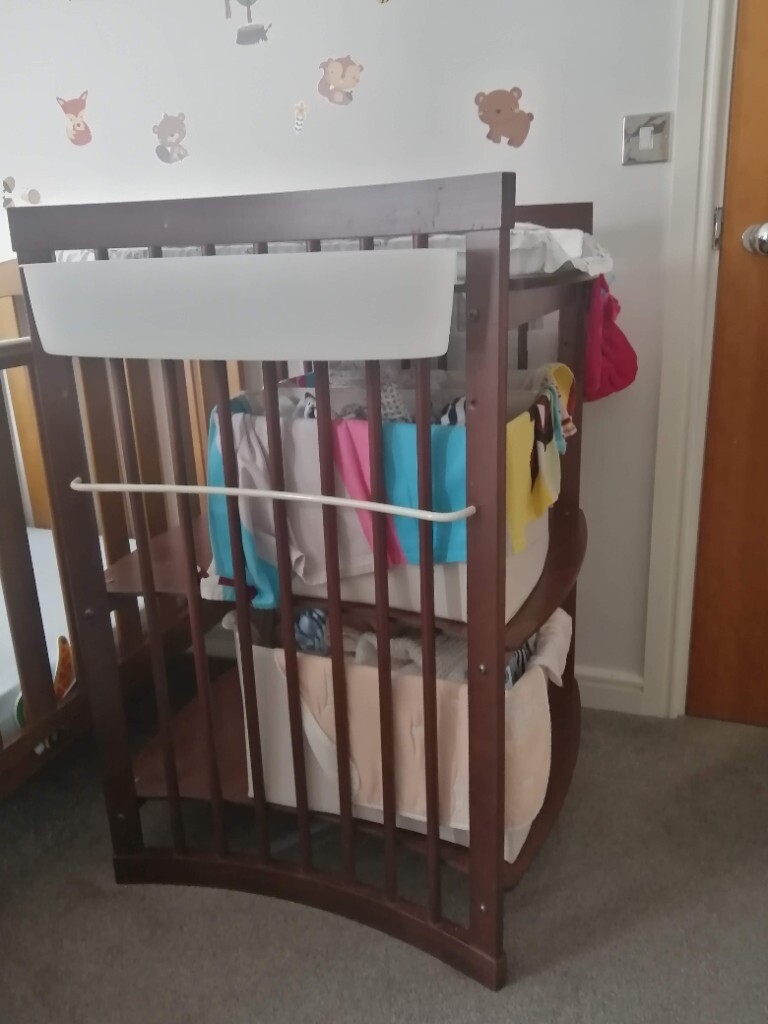 stokke changing table walnut